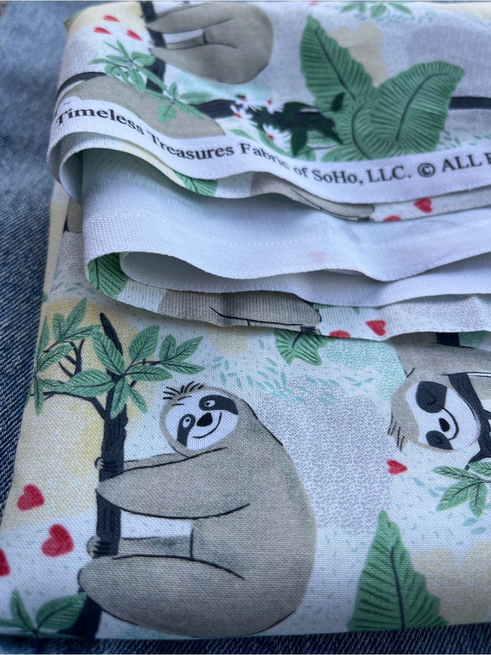 Timeless Treasures Sloths Hanging on Branches Cotton Fabric | Novelty | 2.28 m